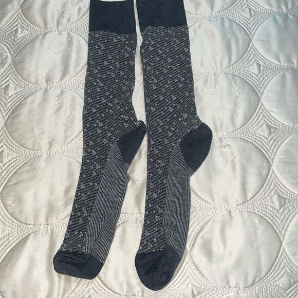 Bundle of 4 pairs of mens socks - Picture 6 of 6